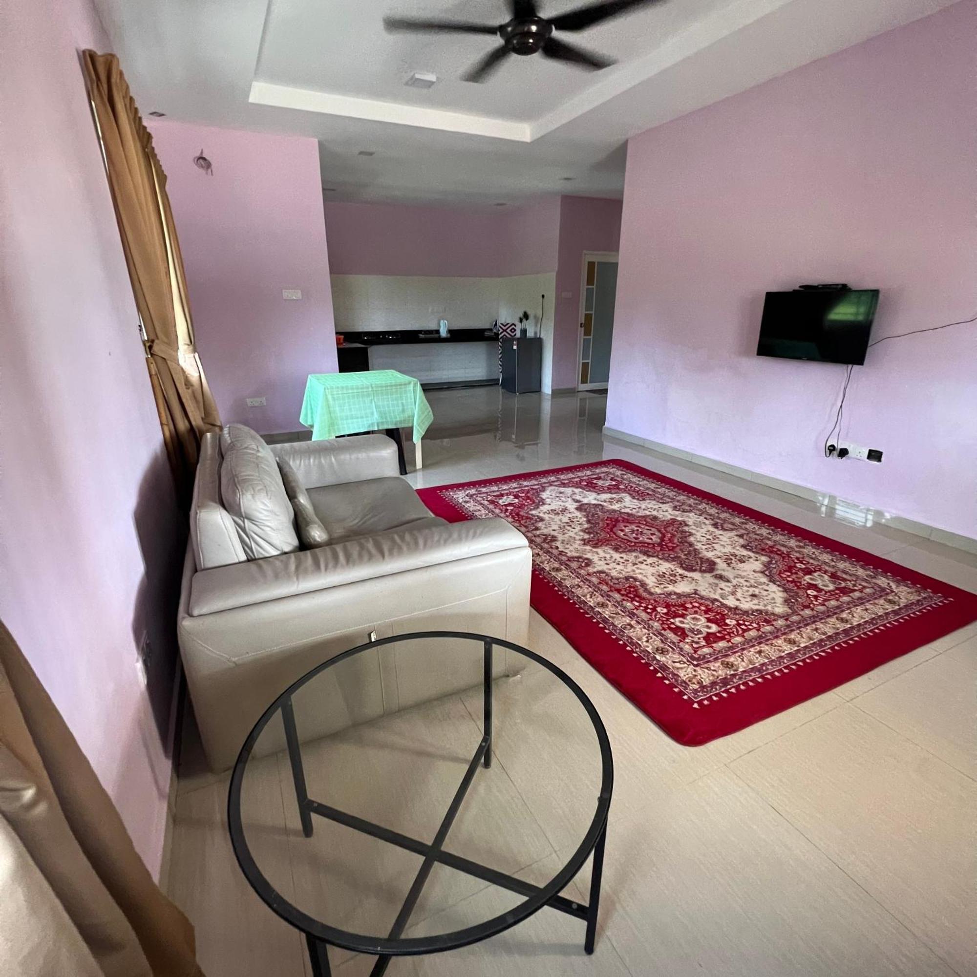 D' Totok Housestay Sepang Ngoại thất bức ảnh